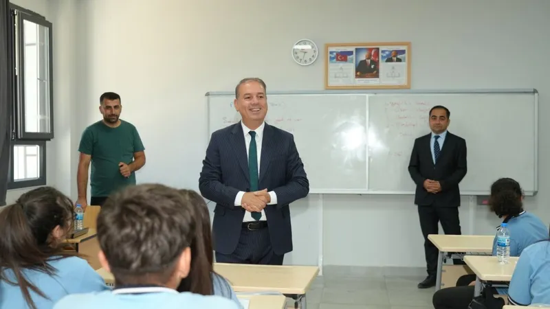 İl Milli Eğitim Müdürü Ali Tosun’dan Adıyaman’ın tek sosyal bilimler lisesine ziyaret  