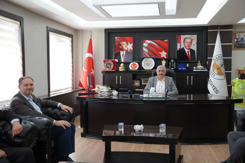 Yeşilay Genel Başkanı Mehmet Dinç, Başkan Hallaç’ı ziyaret etti  