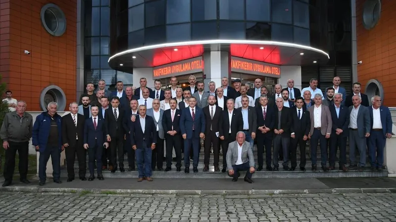 Trabzon Büyükşehir Belediye Başkanı Genç, mahalle muhtarıyla buluştu