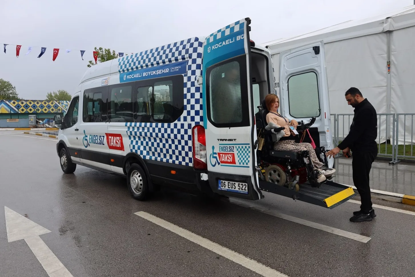 Engelsiz Taksi, Kitap Fuarı’nda da engelleri aşıyor