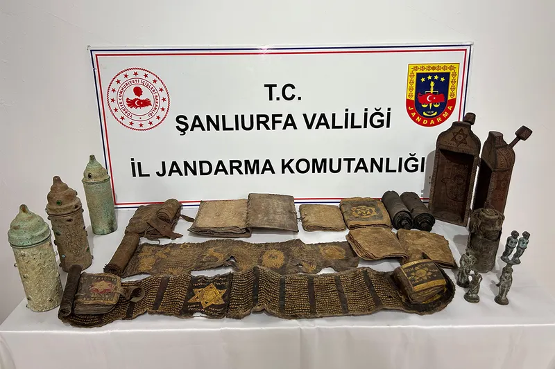 Şanlıurfa’da Jandarmadan tarihi eser operasyonu: 2 gözaltı