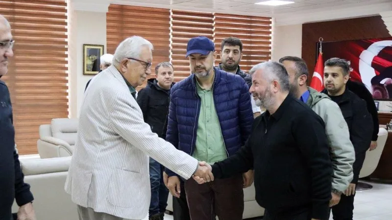 Belediye Başkanı Un Pazarı esnafıyla buluştu