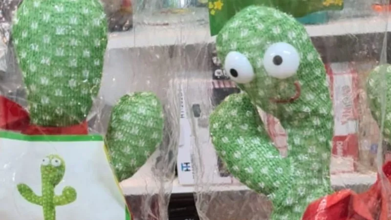 ‘Kaktüs figürlü dans eden’ oyuncağa toplatma kararı 