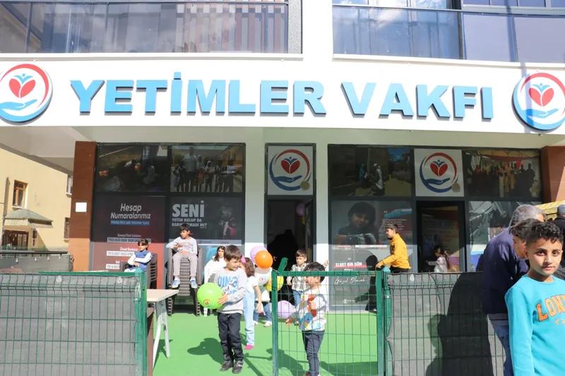 Yetimler Vakfı, Ankara’da yetim çocukları sevindirdi