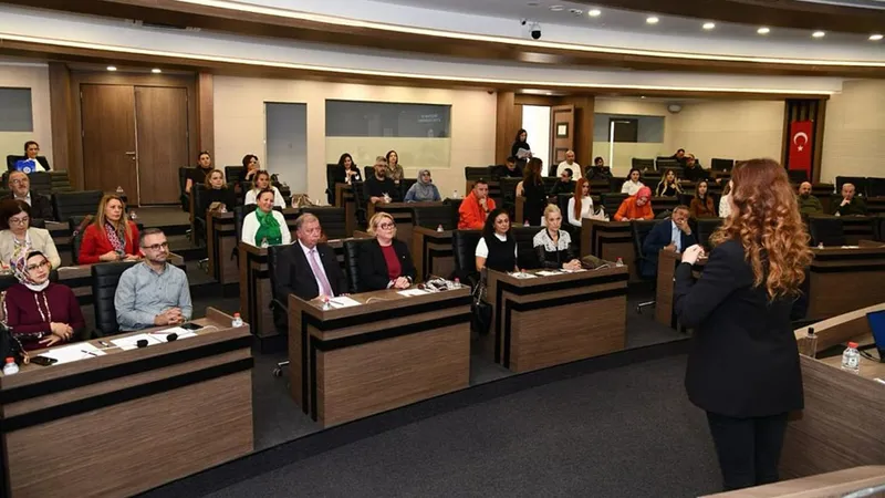 Isparta kadın girişimcilerden etkili konuşma ve diksiyon kursu