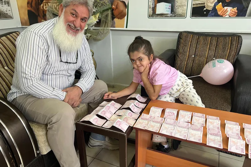 Küçük Sara’dan Gazze’ye büyük bir kalp