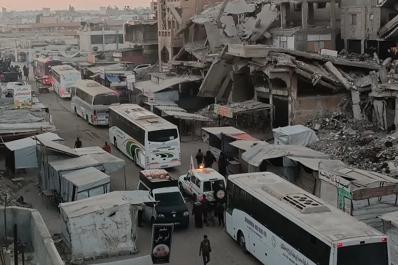 Esir takasının uygulanmasına başlandı: Kassam, siyonistleri teslim etti