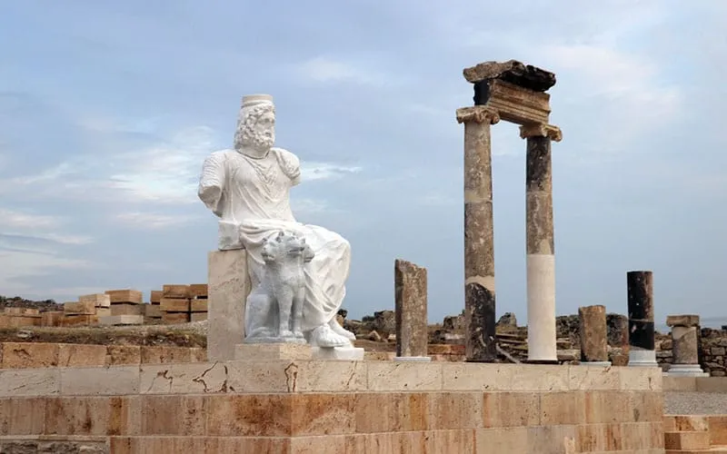 “Cehennem Kapısı”; Sanat, Gerçeklik ve Hayallerin Buluştuğu Yer
