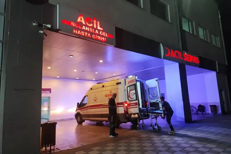 Konya’da minibüs ile otomobil çarpıştı: 18 yaralı