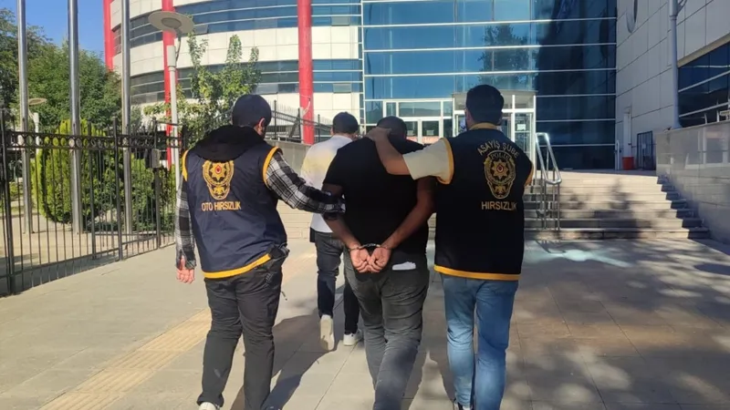 Adıyaman’da çiftlikten buzağı çalan şahıs polis ekiplerince yakalandı 