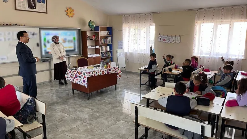 Kaymakam Demirtaş’tan Cebeci Köyü İlkokulu’na ziyaret