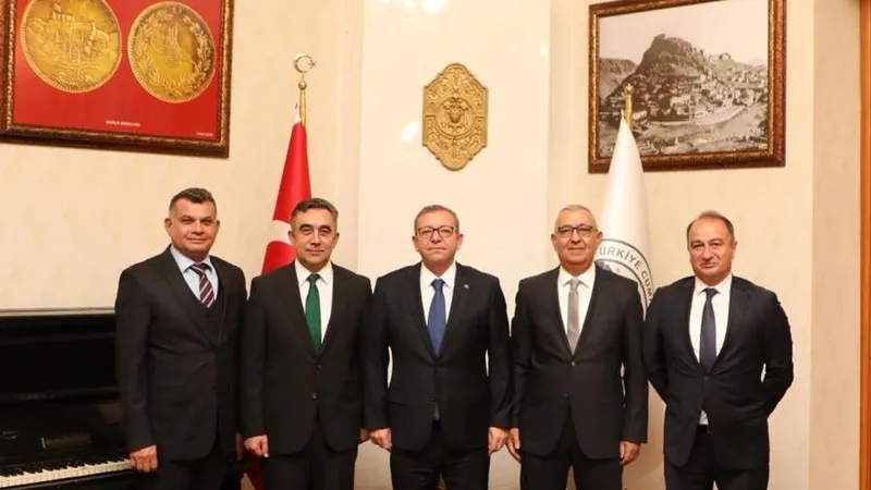 Kars Valisi Ziya Polat, polis başmüfettişlerini makamında ağırladı