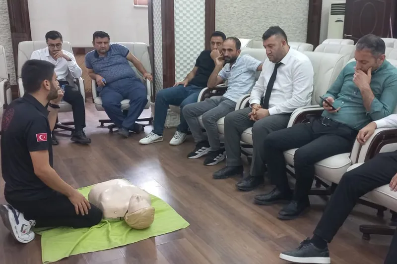 Valilik personeline sertifikalı ilk yardım eğitimi