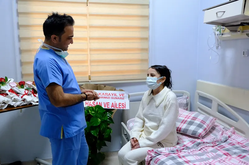 Duhok’taki tüp patlamasında vücudu yanan öğretmen Van’da tedavi oldu