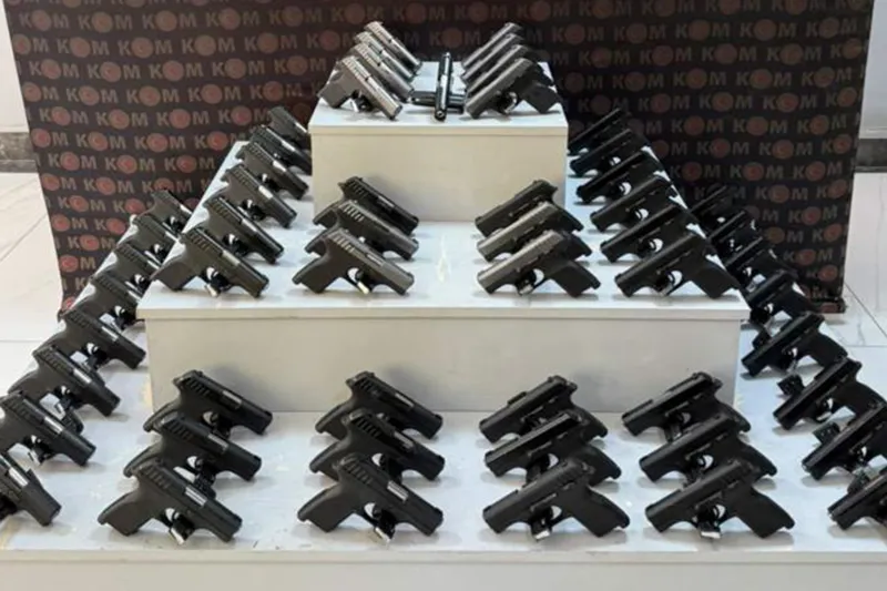 Yolcu otobüsünde 55 ruhsatsız tabanca ele geçirildi