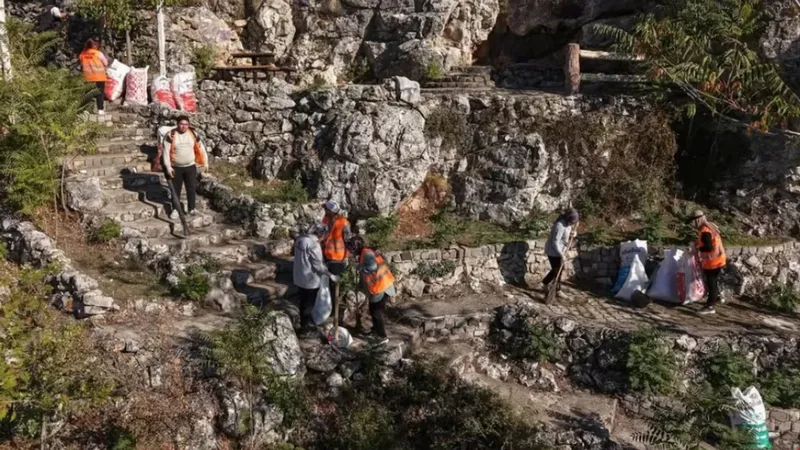 Bucak’ta sonbahar temizliği başladı
