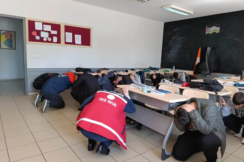 Bingöl’de okullarda afet farkındalık eğitimi verildi