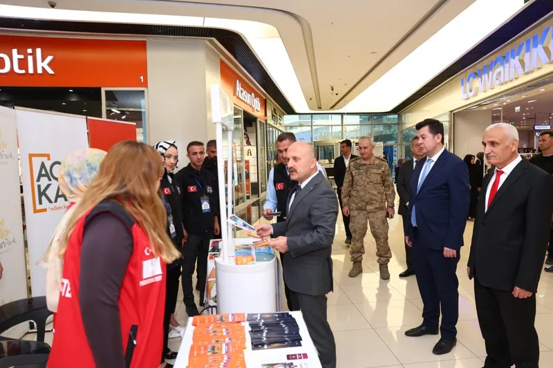 Vali Varol’dan kadına ve esnafa destek ziyareti 