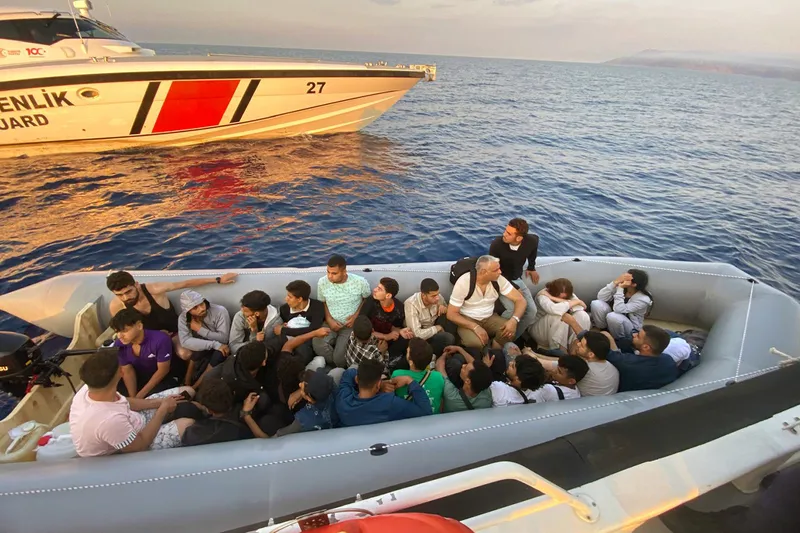 Muğla açıklarında 59 düzensiz göçmen yakalandı