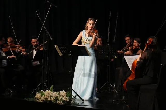 Mersin’de Oda Orkestrası ilk konserini verdi