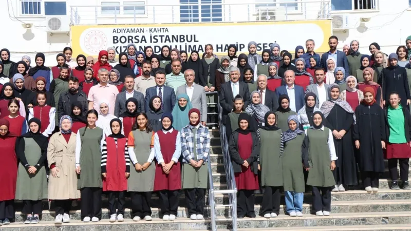Borsa İstanbul Kız Anadolu İmam Hatip Lisesi’nde mezunlarla buluşma etkinliği 