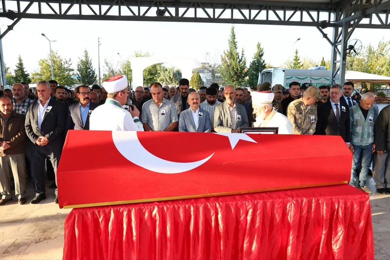 Piyade Uzman Çavuş Serkan Korkmaz Adıyaman’da son yolculuğuna dualarla uğurlandı 