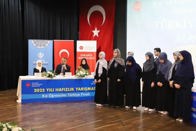 Kur’an kursları arası hafızlık yarışması Türkiye finali Sakarya’da yapıldı