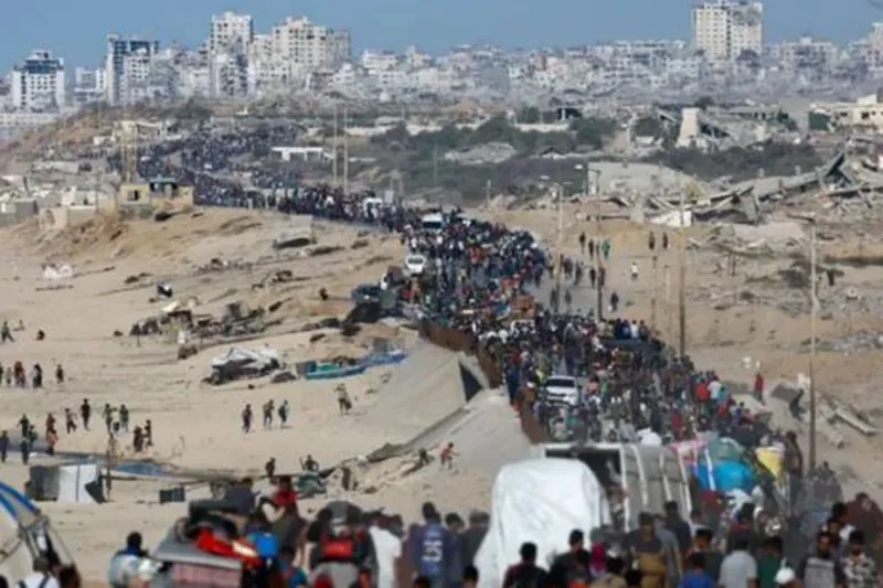 Gazzeliler evlerine dönmeye başladı ancak şehirden geriye sadece enkaz kaldı