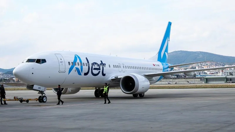AJet’in 5. fabrika çıkışlı uçağı İstanbul’a indi