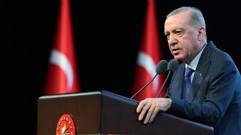 Cumhurbaşkanı Erdoğan, Aliya İzzetbegoviç’i vefatının 22. yılında andı