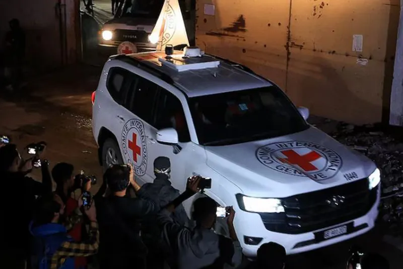 HAMAS iki siyonist esirin cesedini daha teslim etti