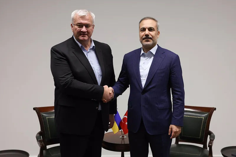 Bakan Fidan, Ukrayna Dışişleri Bakanı Sybiha ile görüştü