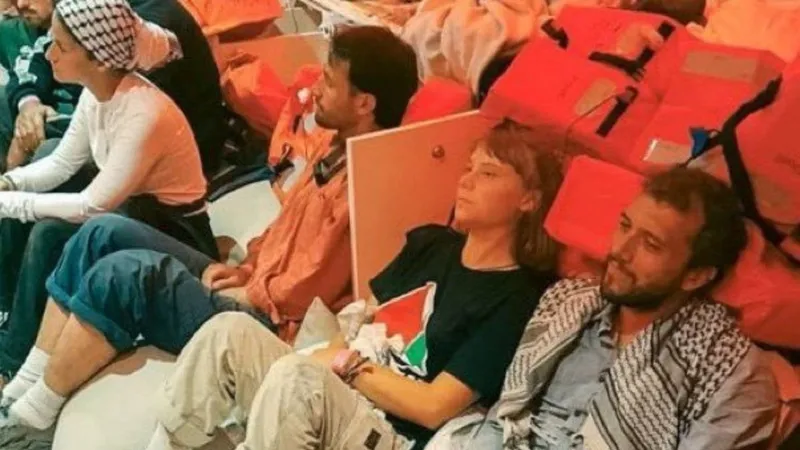 Küresel Sumud Filosu’yla tüm irtibat kesildi: İsrail gemilere el koydu, aktivistler açlık grevine başladı 