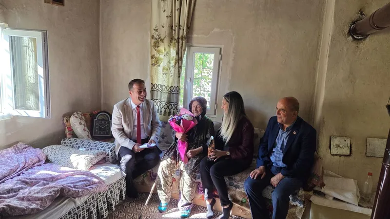 1 Ekim Yaşlılar Gününde Yaşlılar evinde ziyaret edildi