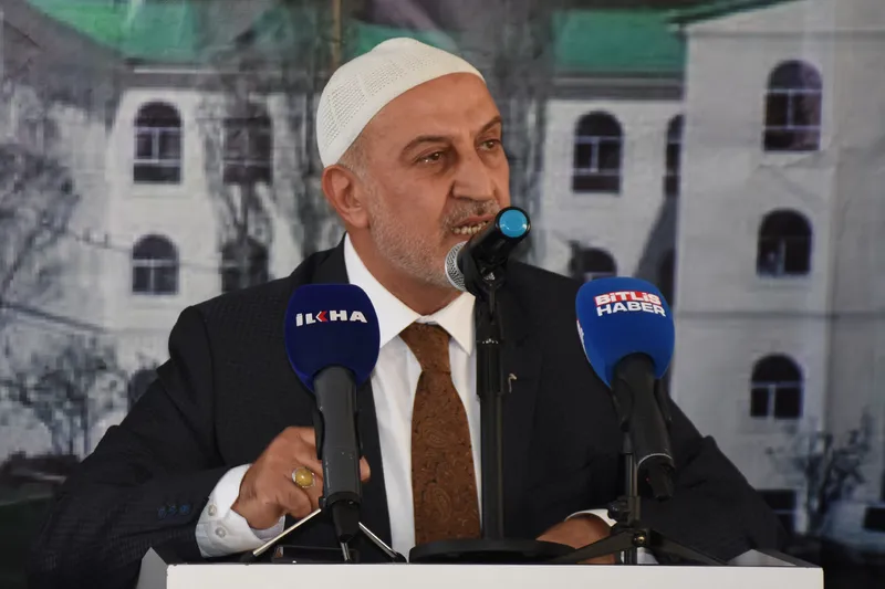 Abdurrezak Ateş: Bu kadar varlığımız neden zalimleri endişelendirmiyor?