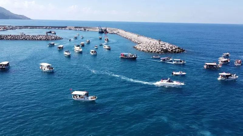 Hatay’dan Sumud Filosu’na selam: Konacık Limanı’nda destek etkinliği