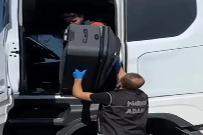 Adana’da 55 kilogram skunk ele geçirildi