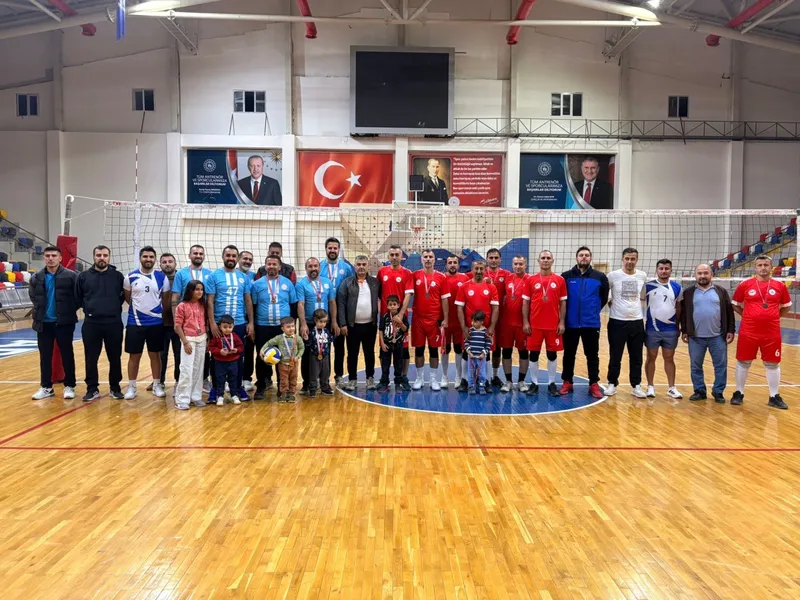 Adıyaman İl Millî Eğitim Müdürlüğü Voleybol Takımı il birincisi oldu 