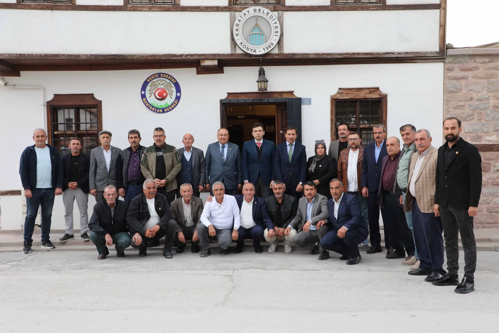 Konya Karatay protokolü muhtarlarla buluştu