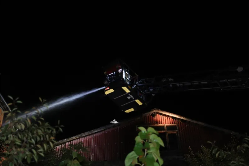 İstanbul’da apartman çatısında yangın