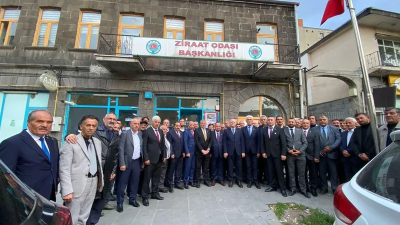 TZOB Genel Başkanı Şemsi Bayraktar Kars’ta üreticilerle buluştu