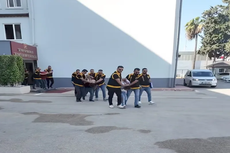 Adana’da suç şebekesine operasyon