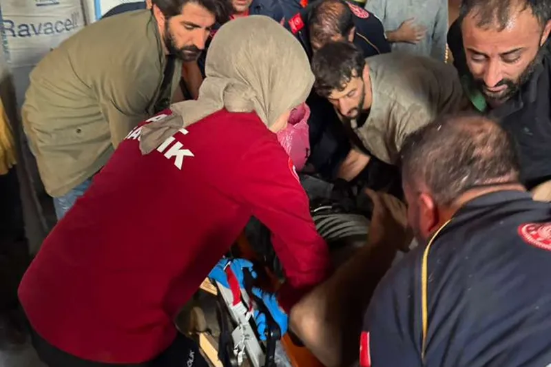 Batman’da bacağı makineye sıkışan işçi kurtarıldı
