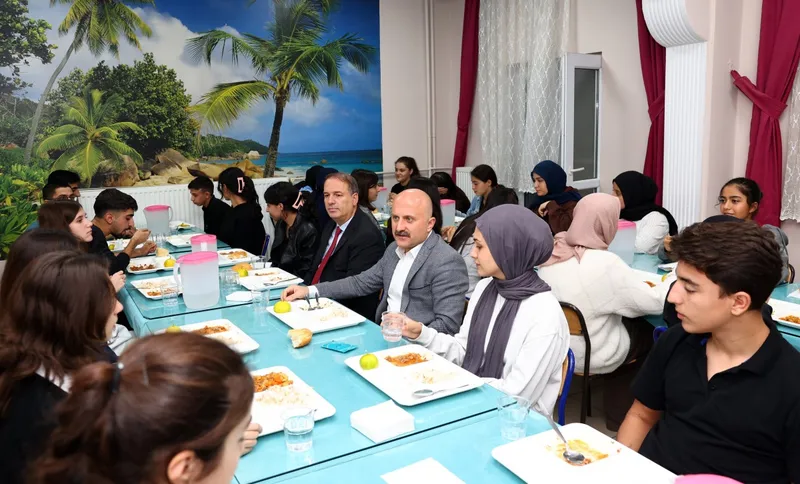 Vali Osman Varol, Fen Lisesi öğrencileriyle bir araya geldi 
