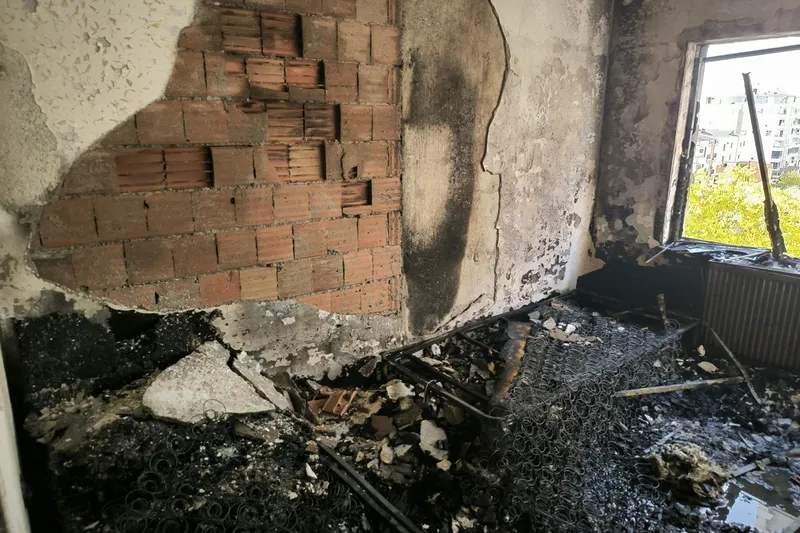 Batman’da apartman yangını: 1 İtfaiye eri ve 3 vatandaş dumandan etkilendi