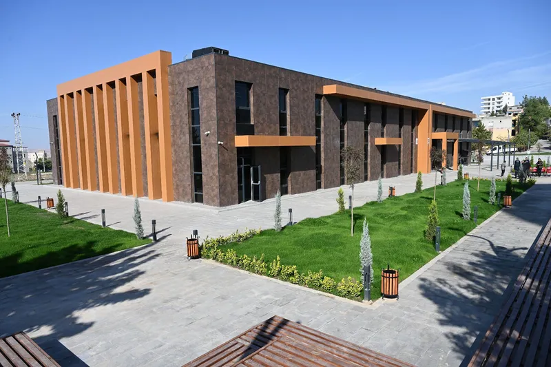 Vali Canalp: Batman, kütüphanecilikte Türkiye