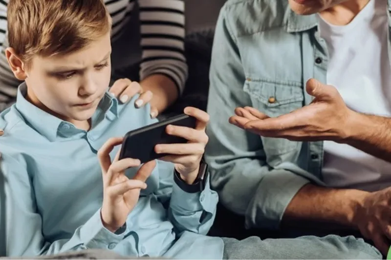 Aile Danışmanı Kalkan: Çocuktan telefonu alıyorsak yerini doldurmamız gerekir