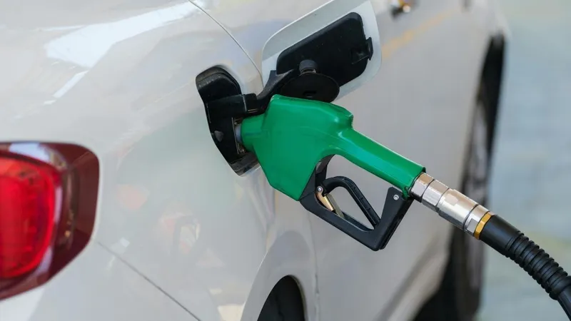 Motorine rekor zam: Gece yarısı 3 lira 4 kuruş artış geliyor