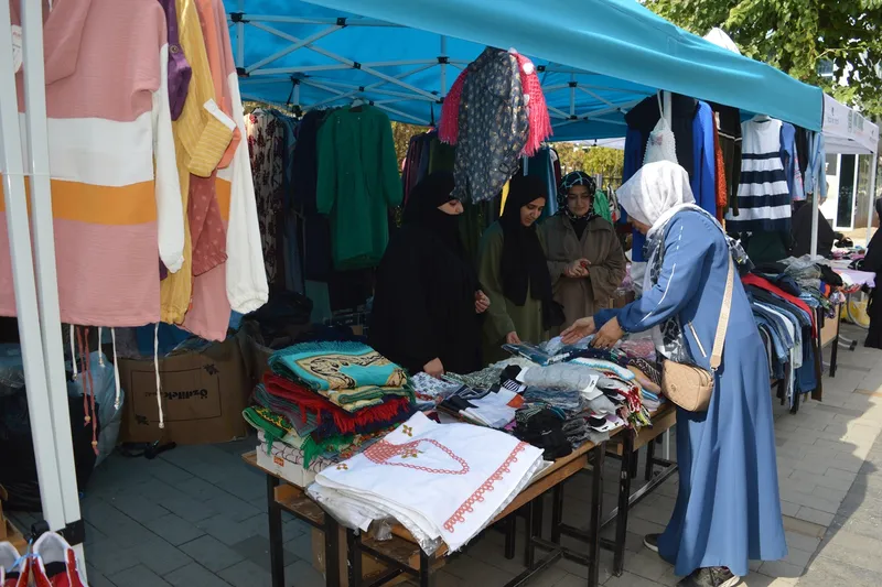 Siirt Peygamber Sevdalıları Derneği’nden yetimler ve ihtiyaç sahipleri yararına kermes