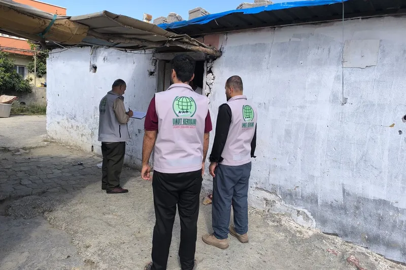 Tarsus Umut Kervanı’ndan ihtiyaç sahiplerine yardım